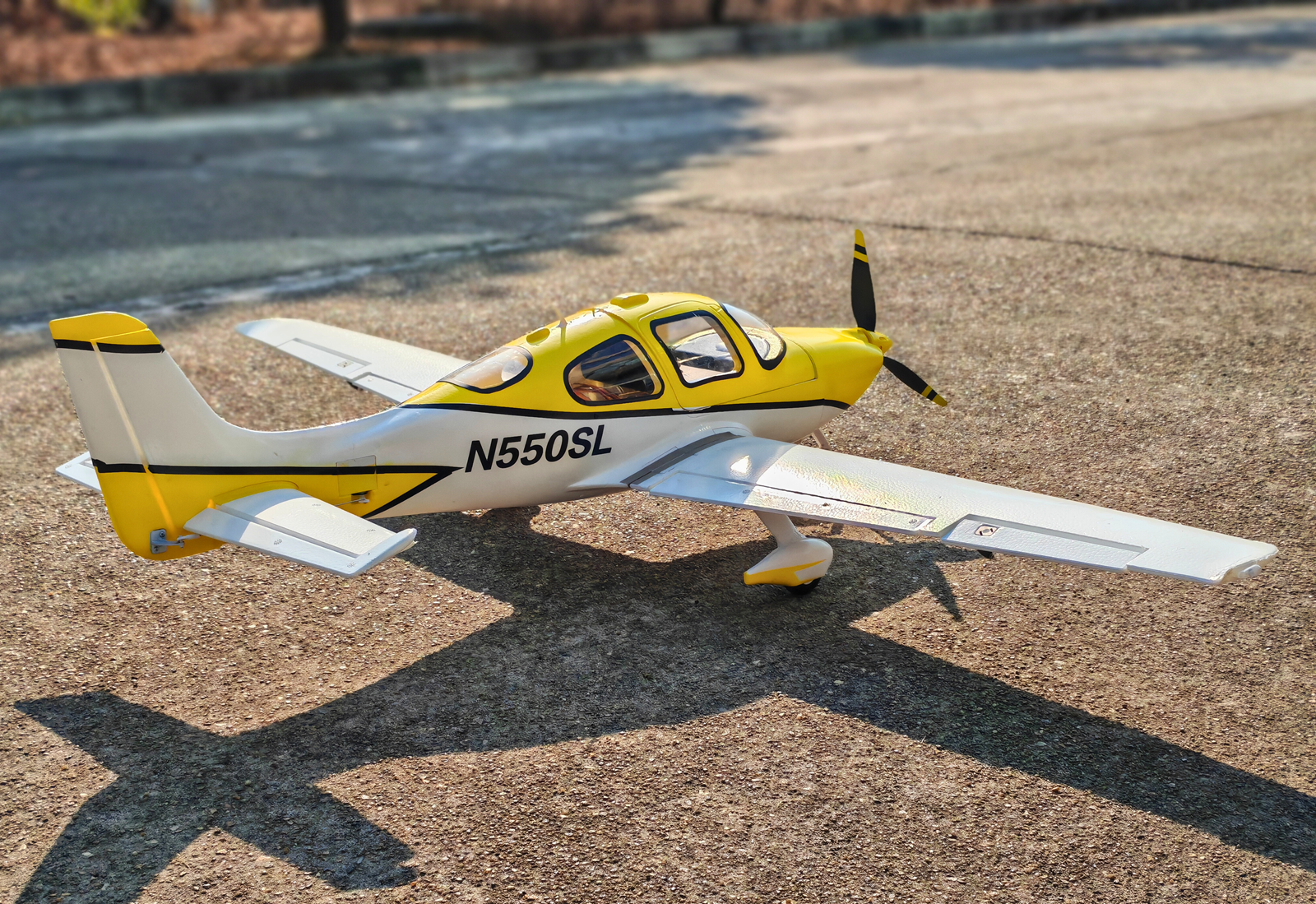 Dynam Cirrus SR22 V3 Trainer 3S 4S Yellow RC Beginner Scale Plane 1.4m Flaps DY8936YL