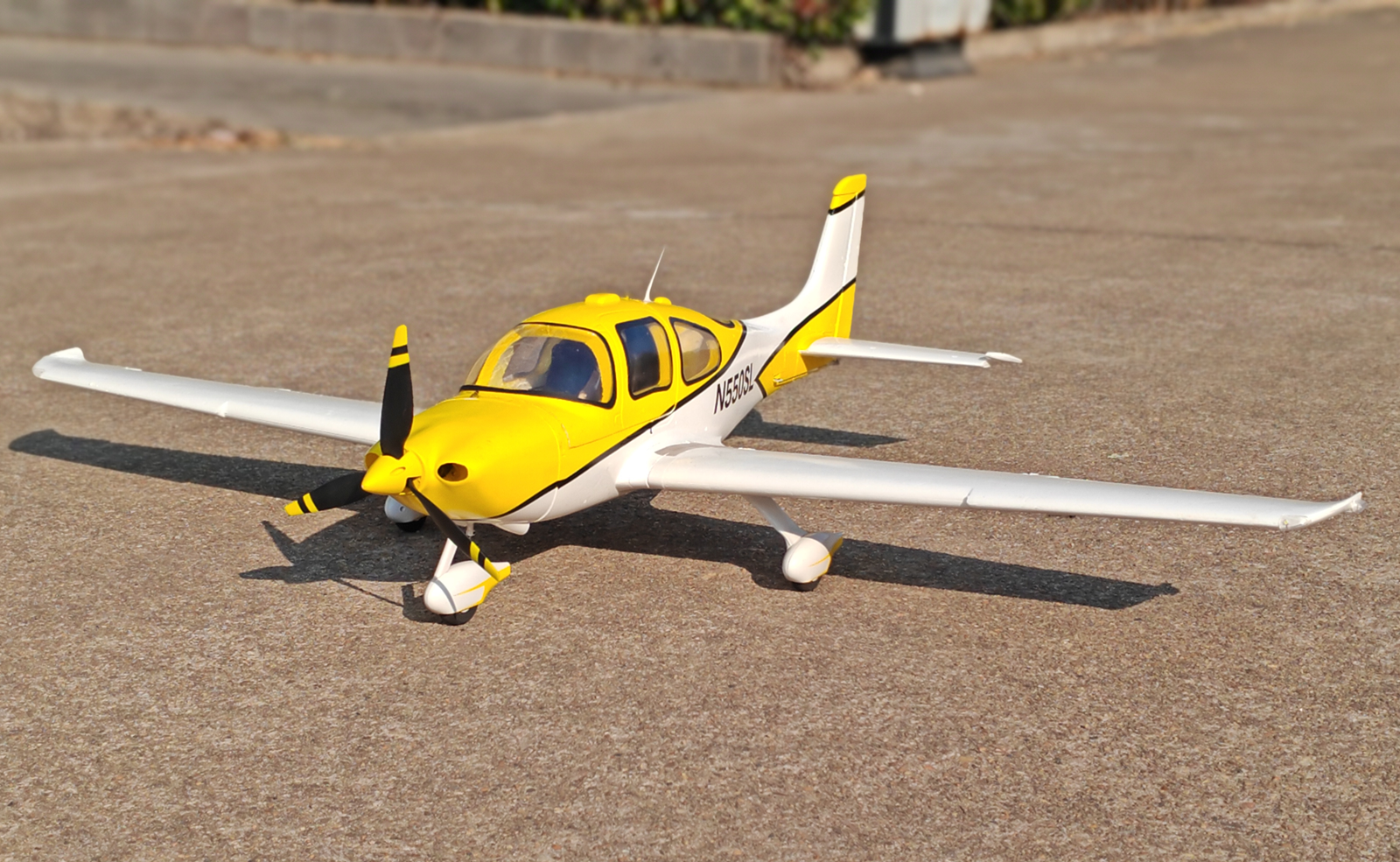 Dynam Cirrus SR22 V3 Trainer 3S 4S Yellow RC Beginner Scale Plane 1.4m Flaps DY8936YL