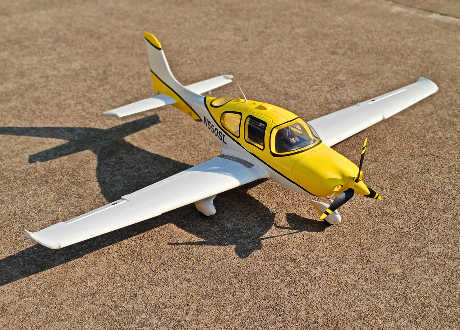 Dynam Cirrus SR22 V3 Trainer 3S 4S Yellow RC Beginner Scale Plane 1.4m Flaps DY8936YL