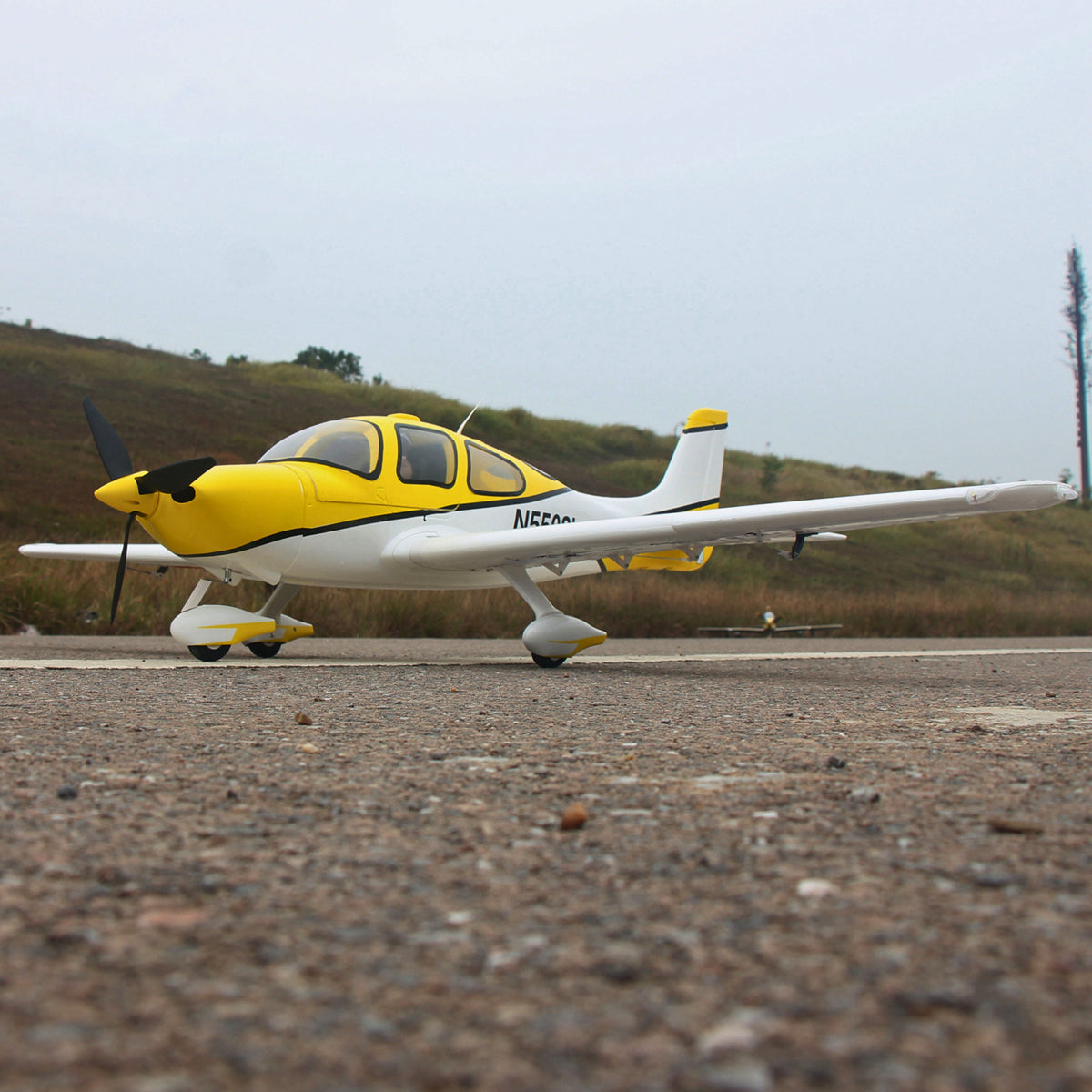 Dynam Cirrus SR22 V3 Trainer 4S Yellow RC Scale Plane 1400mm PNP BNF RTF DY8936YL