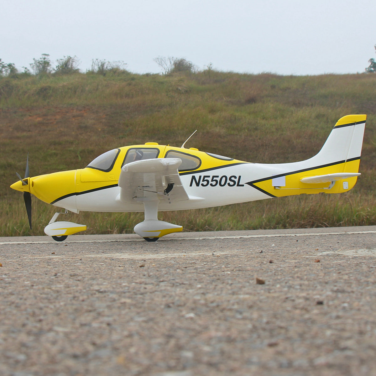 Dynam Cirrus SR22 V3 Trainer 4S Yellow RC Scale Plane 1400mm PNP BNF RTF DY8936YL