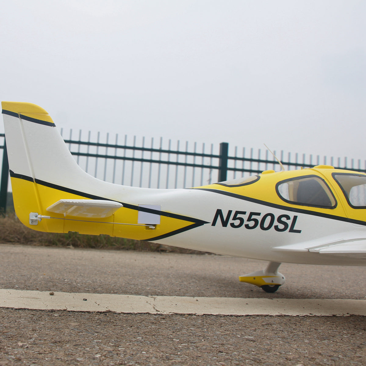 Dynam Cirrus SR22 V3 Trainer 4S Yellow RC Scale Plane 1400mm PNP BNF RTF DY8936YL