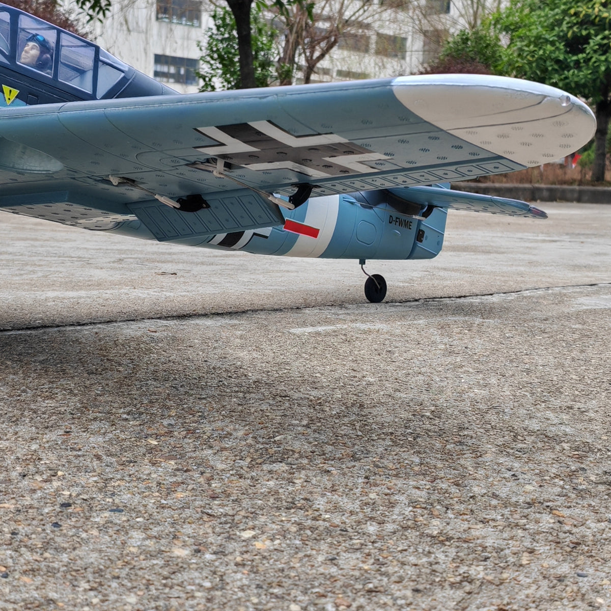 Avion de guerre télécommandé Dynam Messerschmitt BF-109 V2 4S 1300 mm avec volets